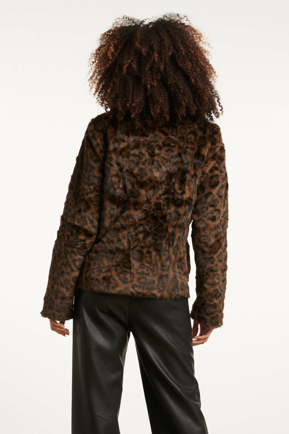 Korte Jas Van Imitatiebont Met Dierenprint Bruin En Zwart | Brown-Black