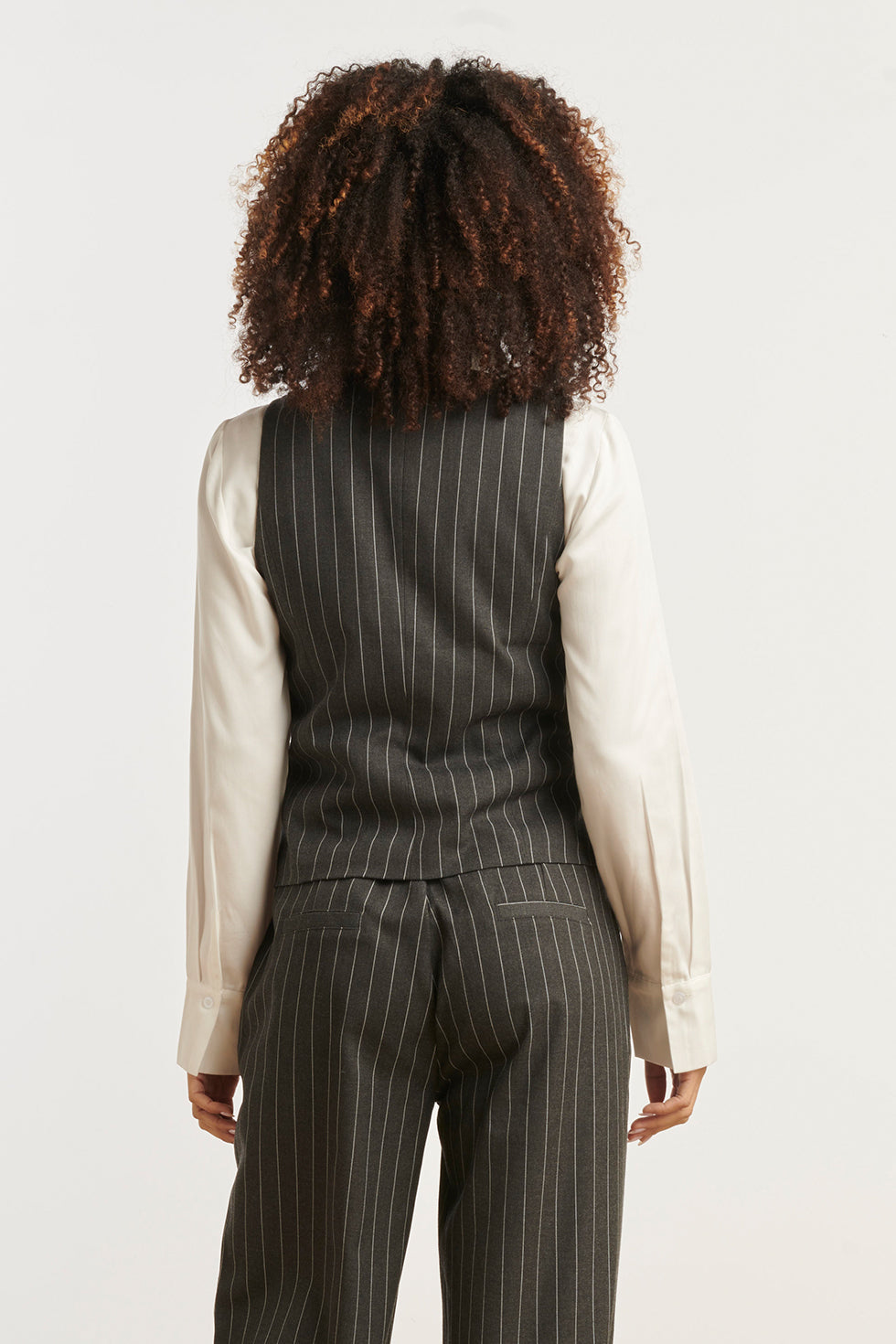 Modieus En Getailleerd Grijs En Wit Pinstriped Gilet | Grey - White