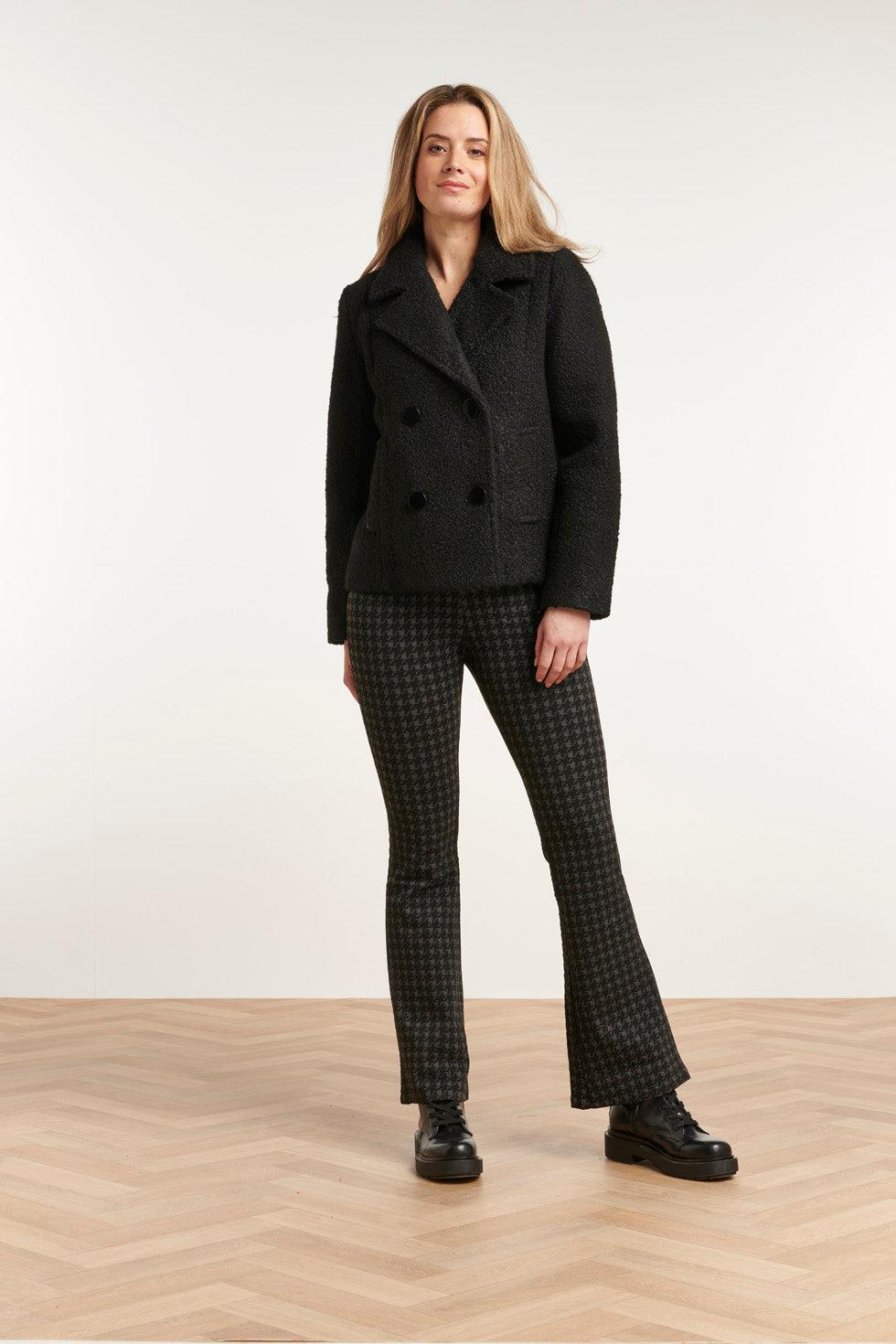 22558 Bouclé Jas Kort Zwart
