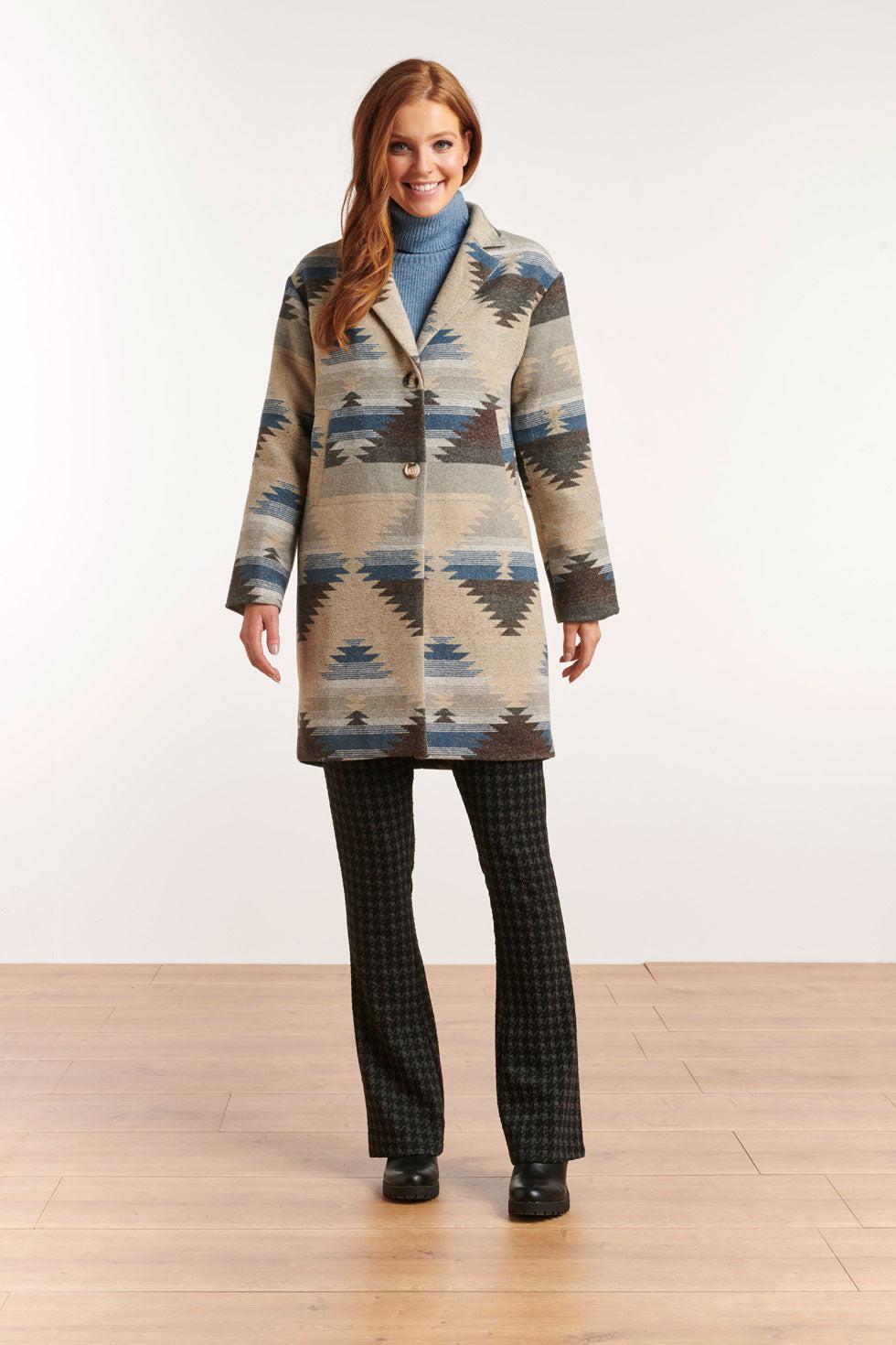 22574 Halflang Jas Aztec Print
