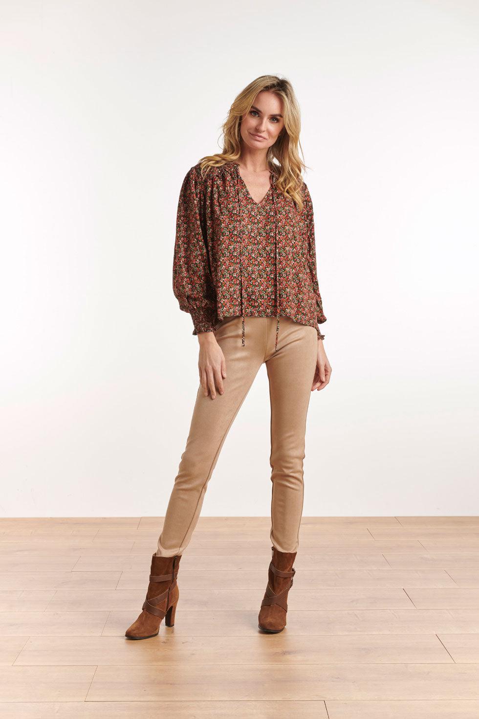 22629 Bloemen Top Pofmouw