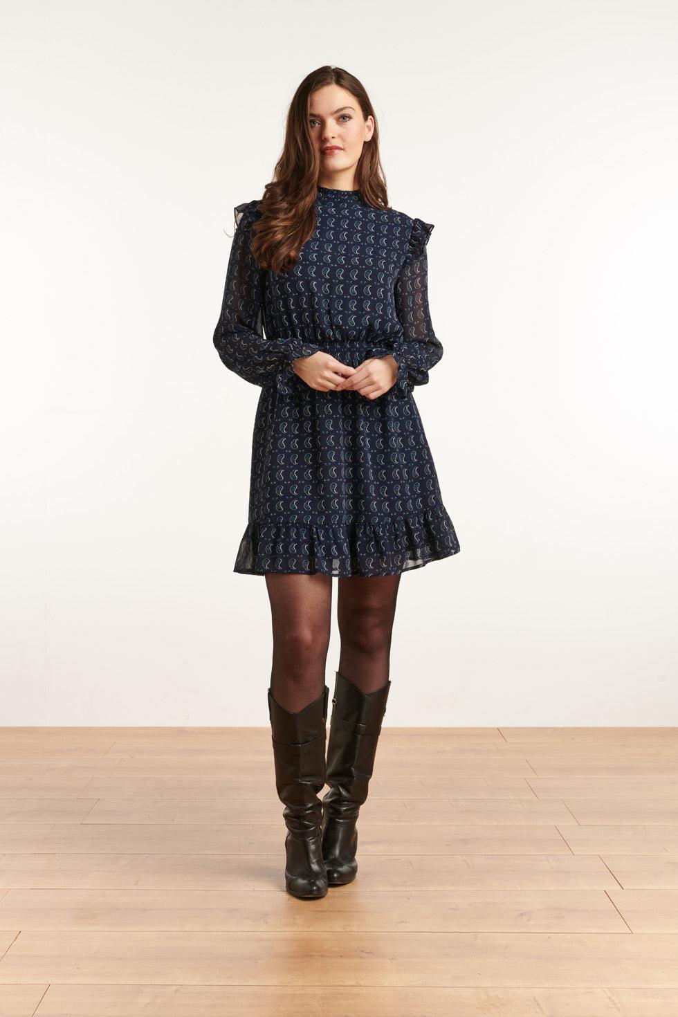 22813 Korte Jurk Met Paisley Print