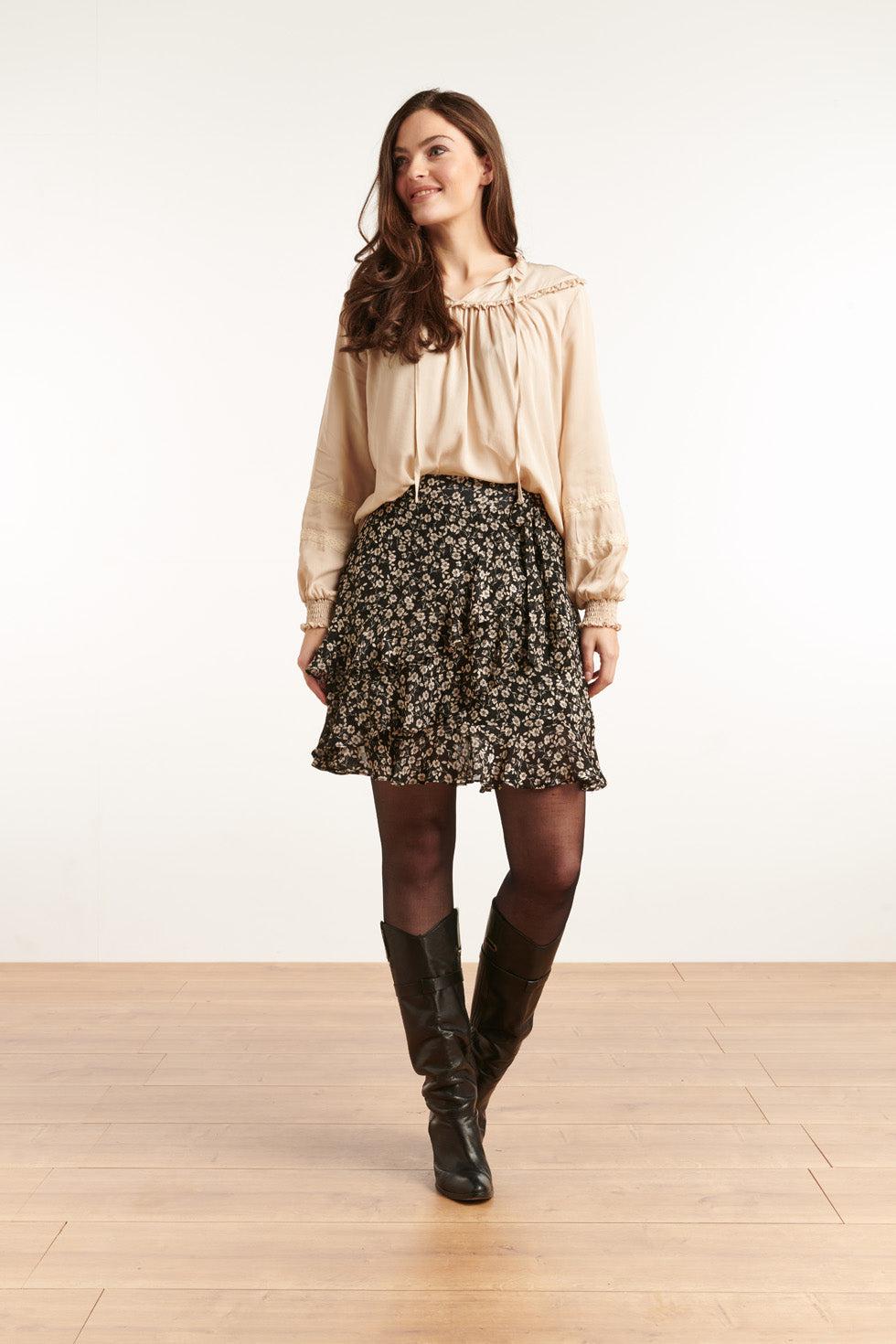22827 Ruffle Top Met Pofmouwen In Ecru