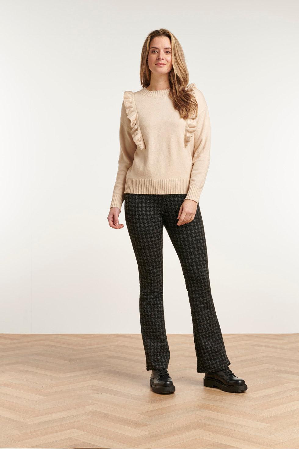 22861 Trui Met Ruffle In Ecru