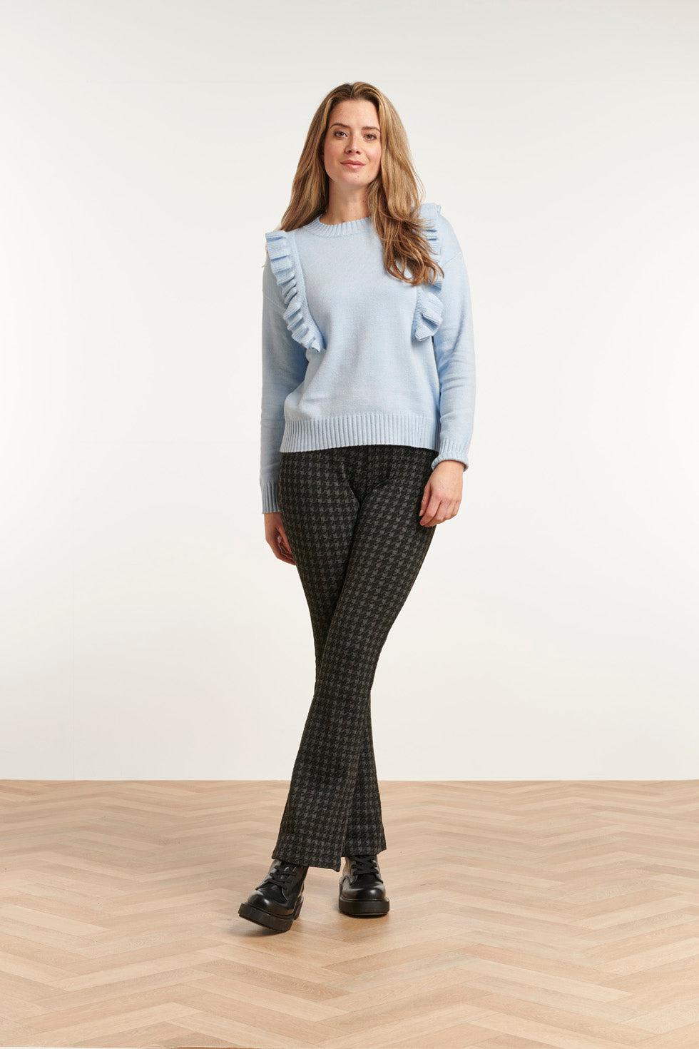 22861 Trui Met Ruffle In Licht Blauw