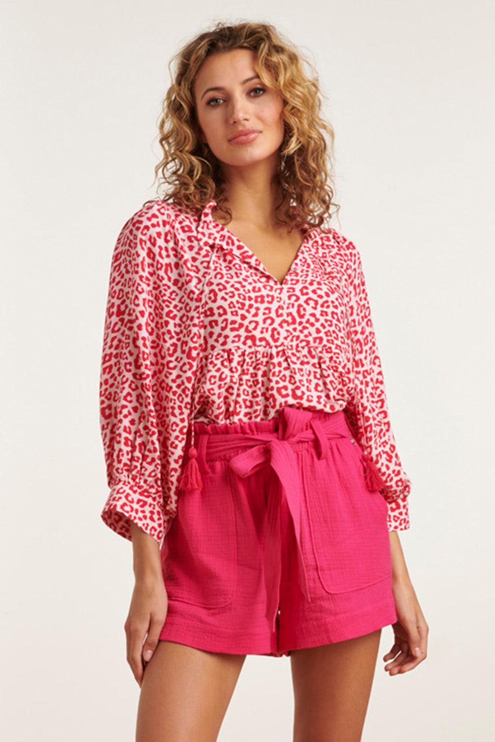 23040 Opvallende Losvallende Top Met Pofmouwendierenprint - 100% Rayon | Pink-Red