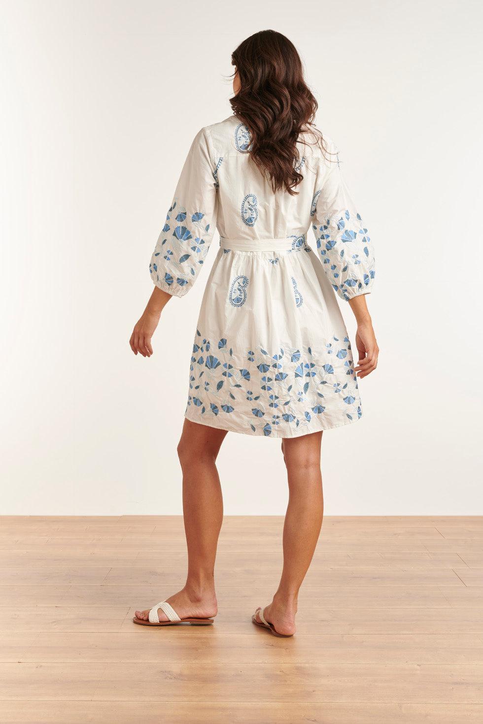 23147 Luxe Paisley Embroidery Jurk Met Ceintuur 100% Katoen | White-Blue