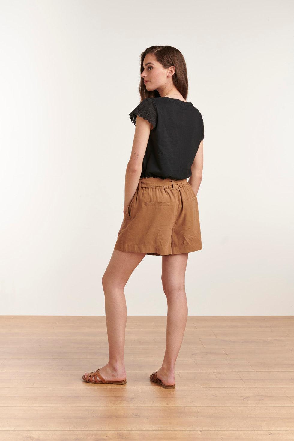 23208-999 V-Hals T- Shirt Met Kanten Mouw | Black
