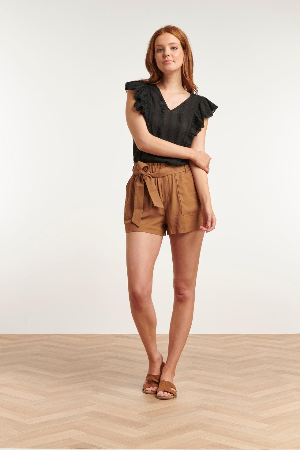 23373-999 Zomer Top Met Korte Ruffle Mouwenv-Hals Lijn | Black