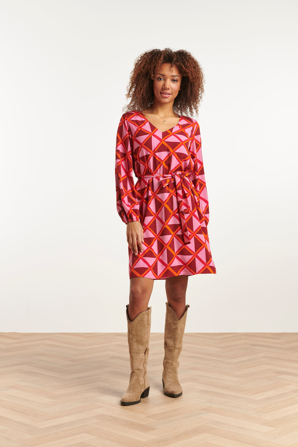 23502 - Dames Grafische Jurk Met V-Hals | Pink-Orange