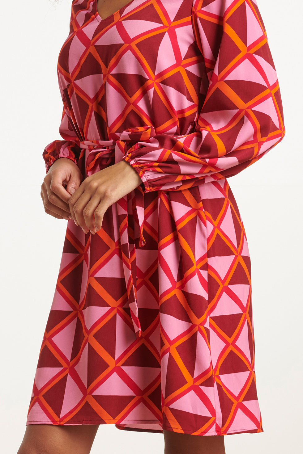 23502 - Dames Grafische Jurk Met V-Hals | Pink-Orange