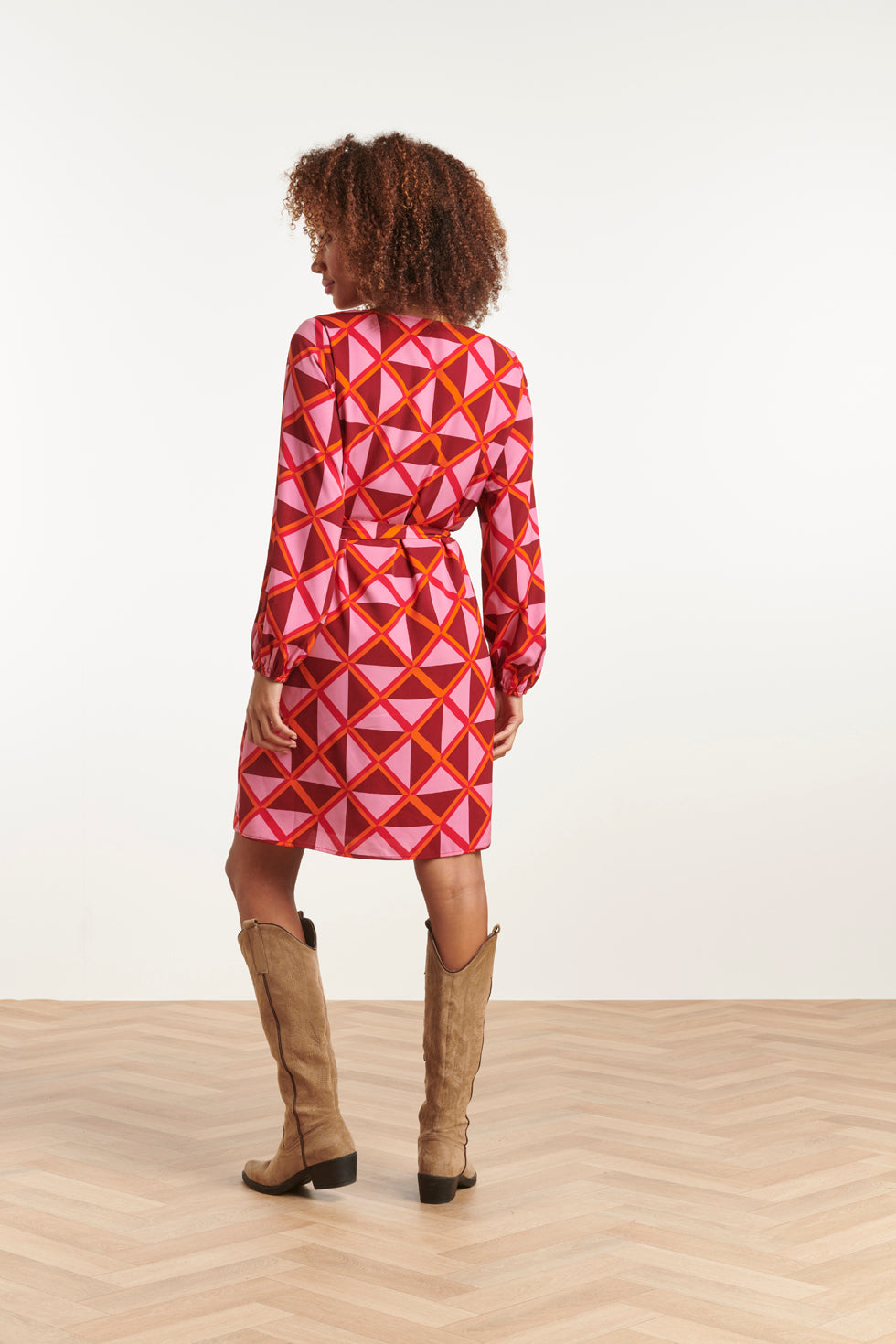 23502 - Dames Grafische Jurk Met V-Hals | Pink-Orange