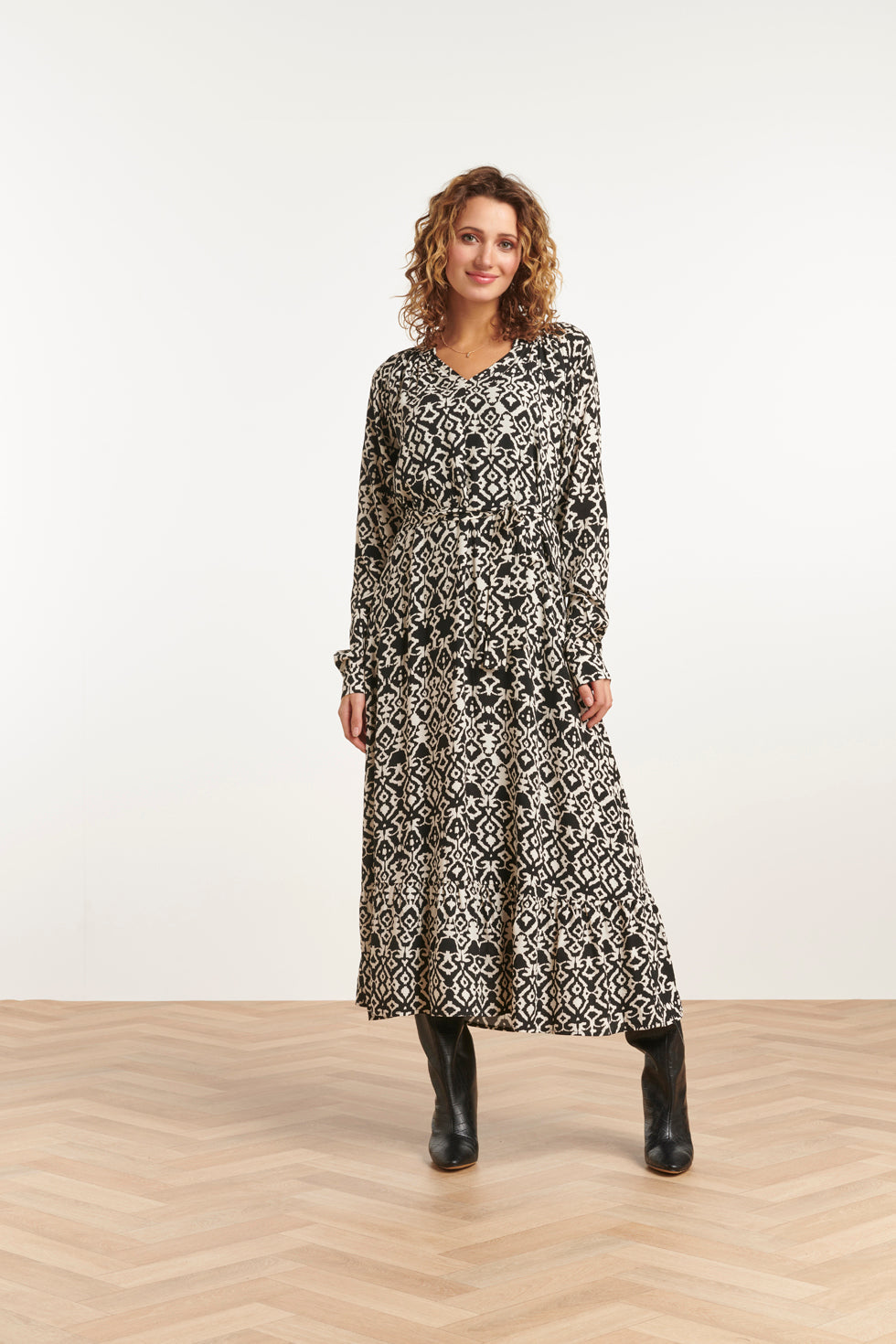 23506 Dames Losvallend Maxi JurkTribal - | Black White