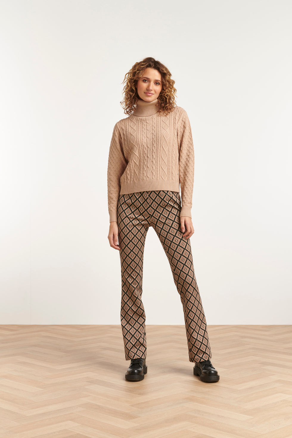 23520 Dames Retro LeggingAztec Print | Black - Muticolour
