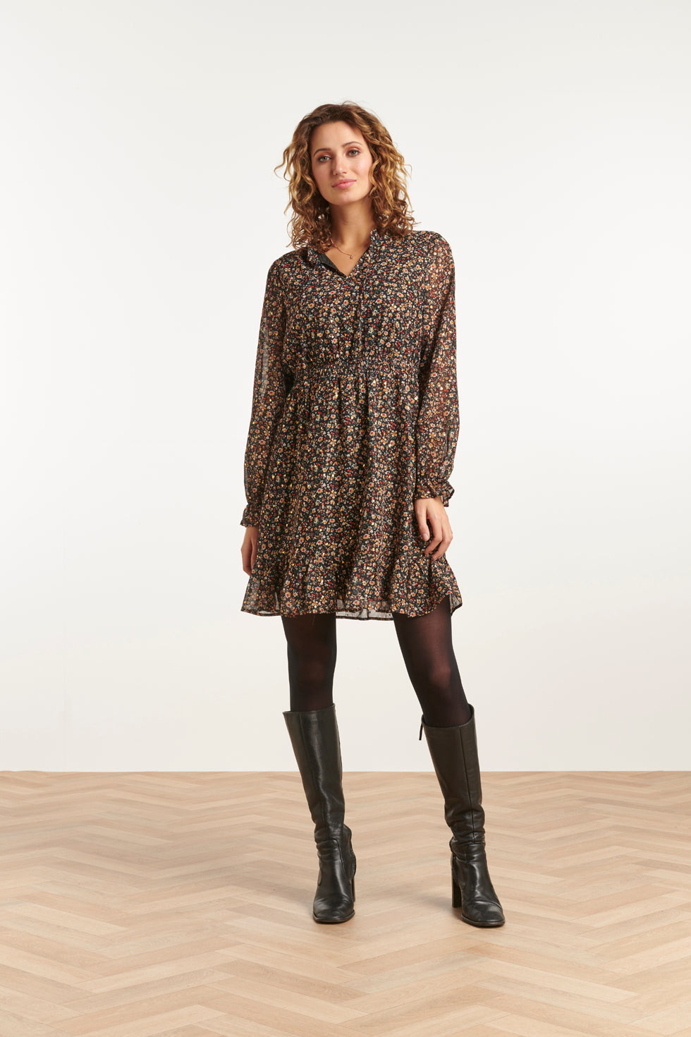 23540 Chiffon Jurk Met e Ditsy Bloemenprint | Black - Muticolour