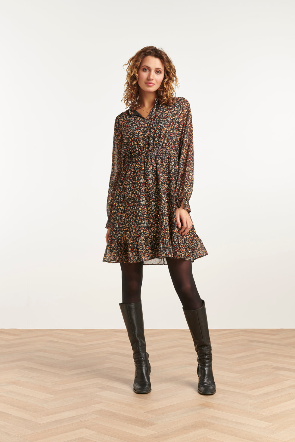 23540 Chiffon Jurk Met e Ditsy Bloemenprint | Black - Muticolour