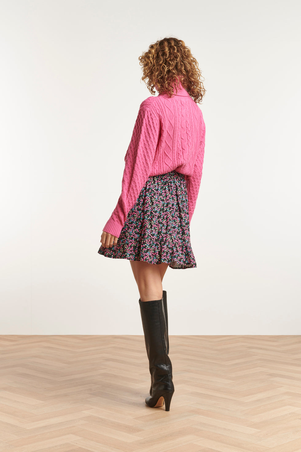 23544 Flowy Rok Ditsy Bloemenprint | Black-Pink