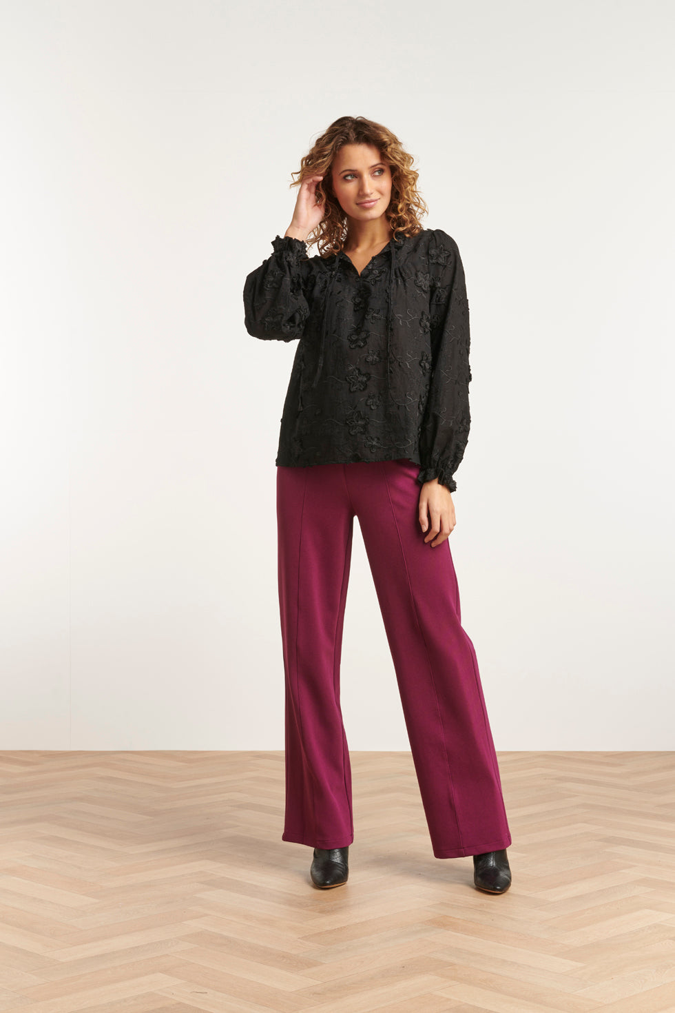 23571 3D Geborduurde Bloementop | Black