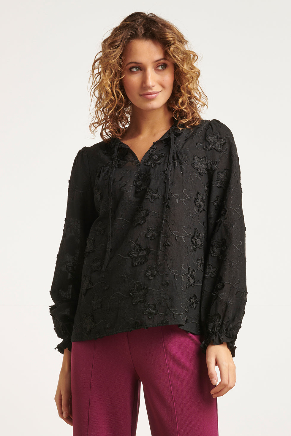 23571 3D Geborduurde Bloementop | Black