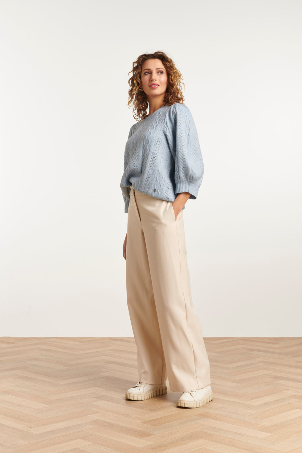 23574 Stijlvolle Wijde BroekOff White | Sand