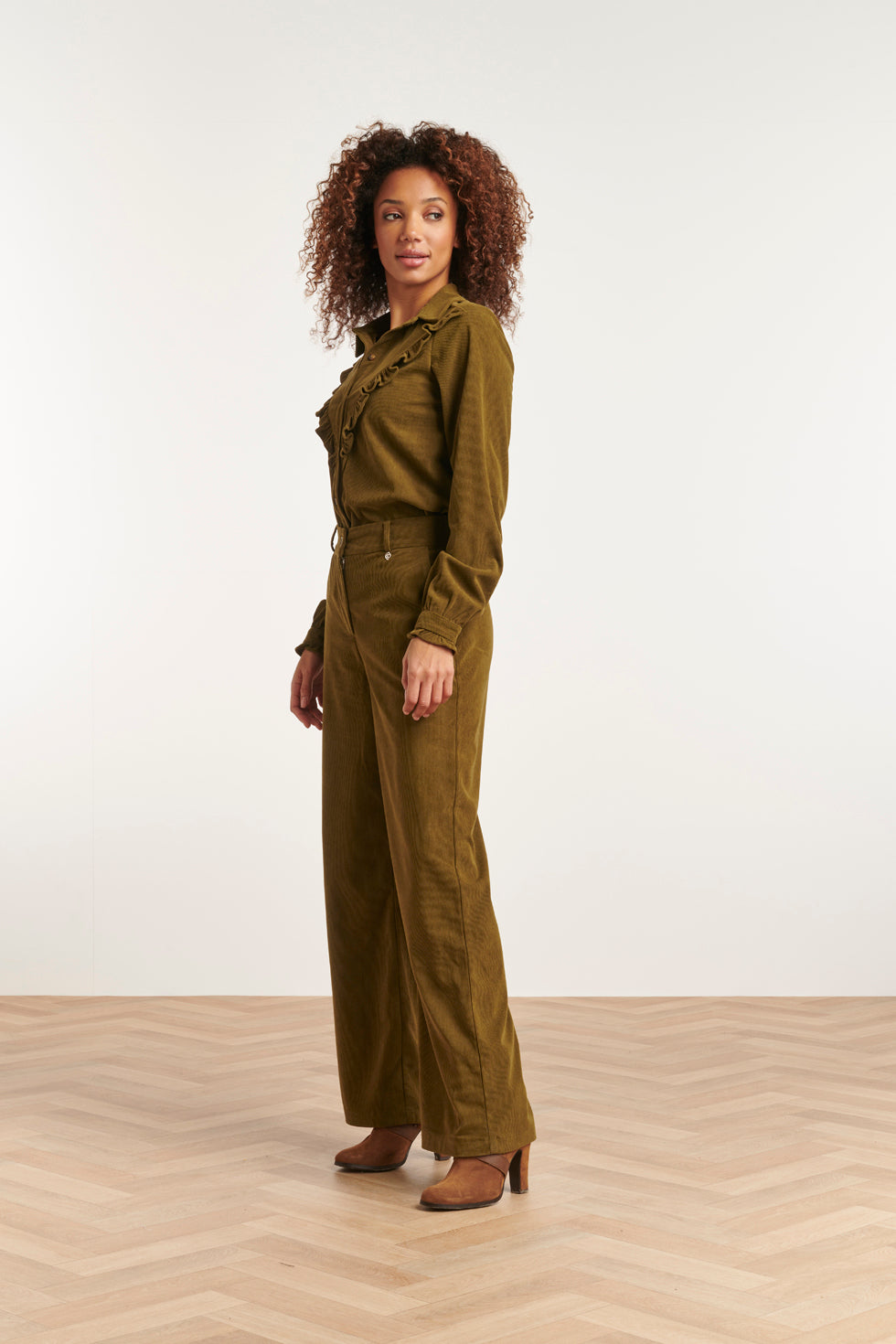 23583 Boho Western Corduroy Blouse Met Ruffle Neckline | Army
