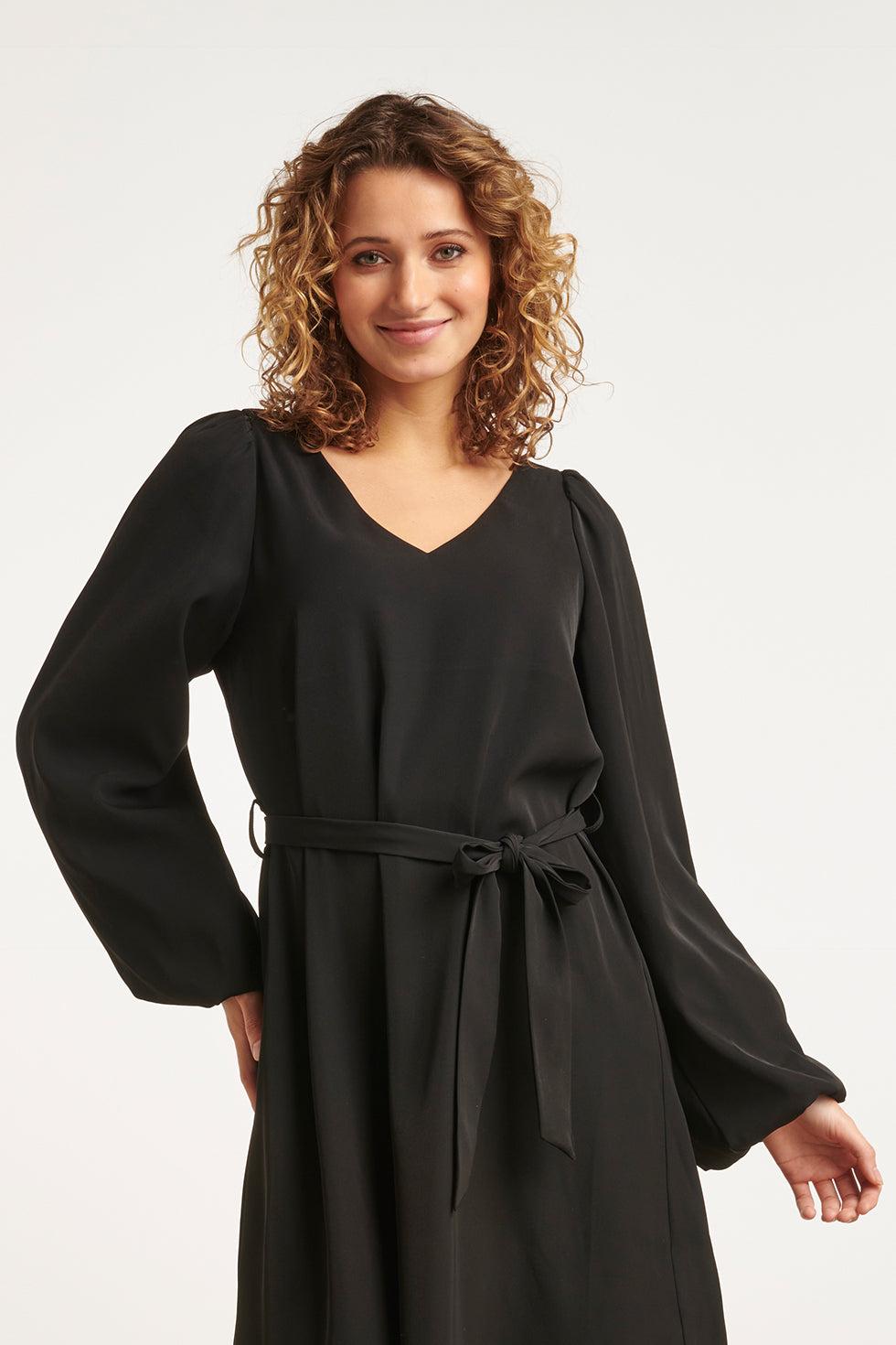 23587 Elegante E V-Hals Jurk Met Ballonmouwen | Black