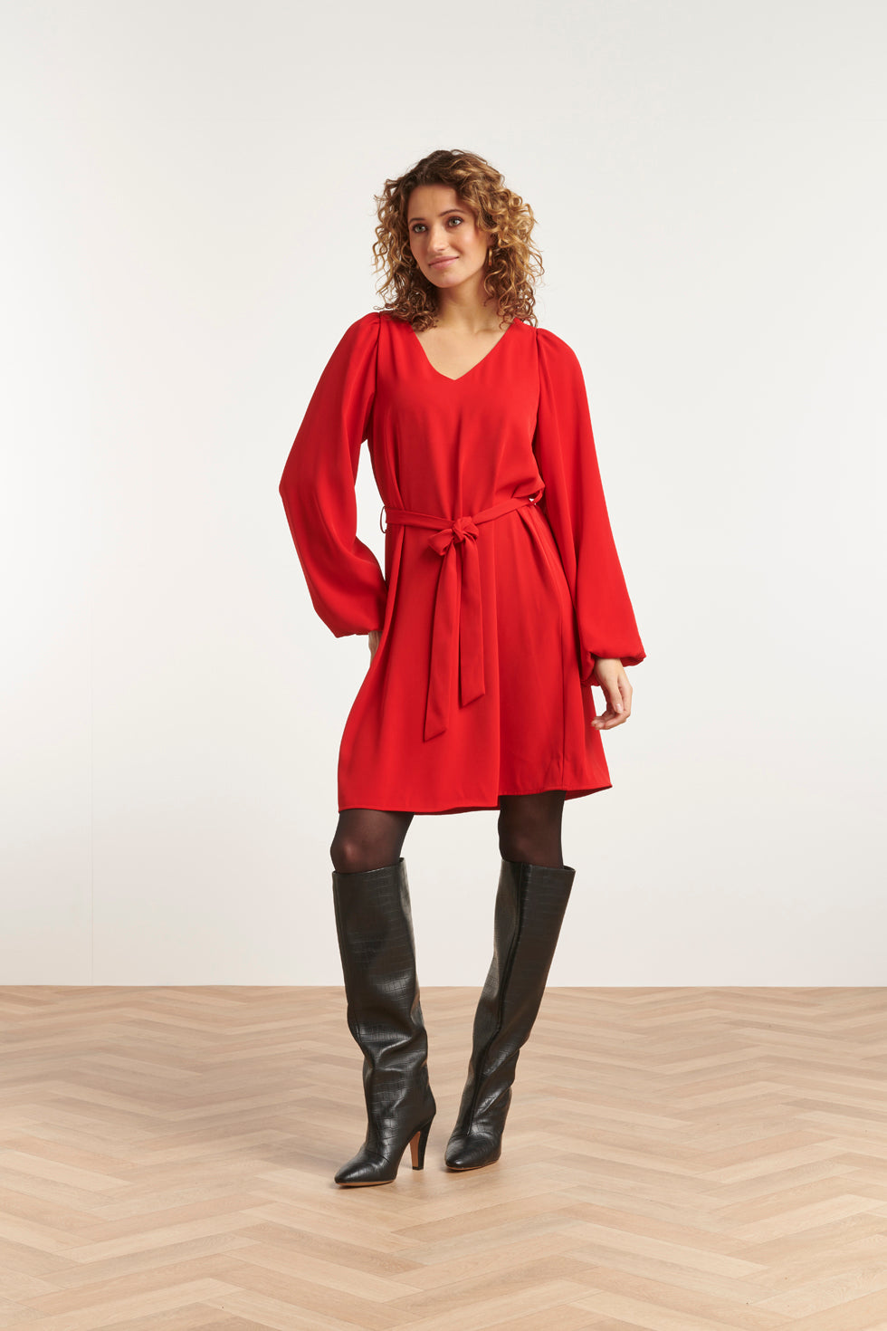 23587 Elegante V-Hals Jurk Met Ballonmouwen | Red