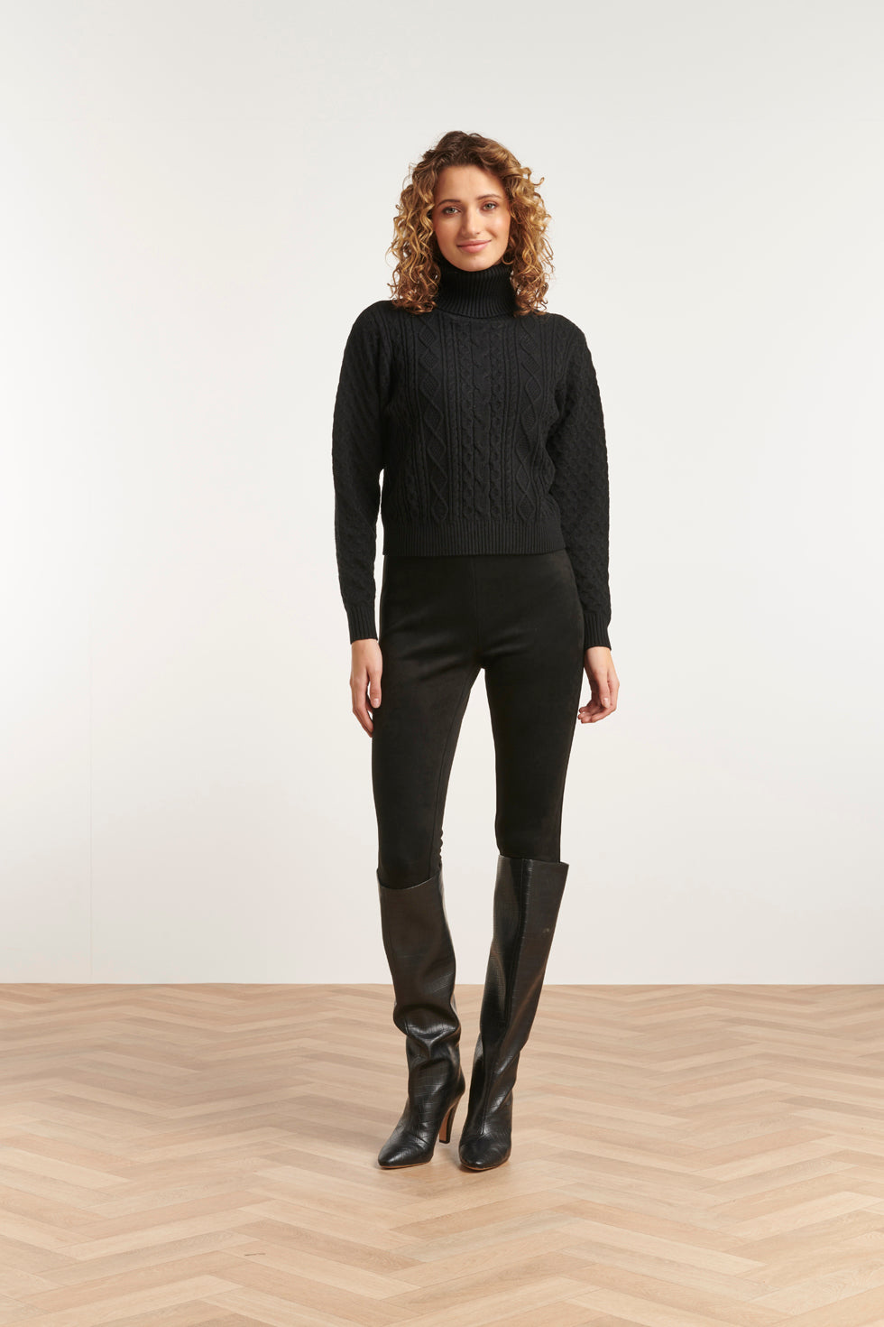 23589 E Suède Look Leggings | Black