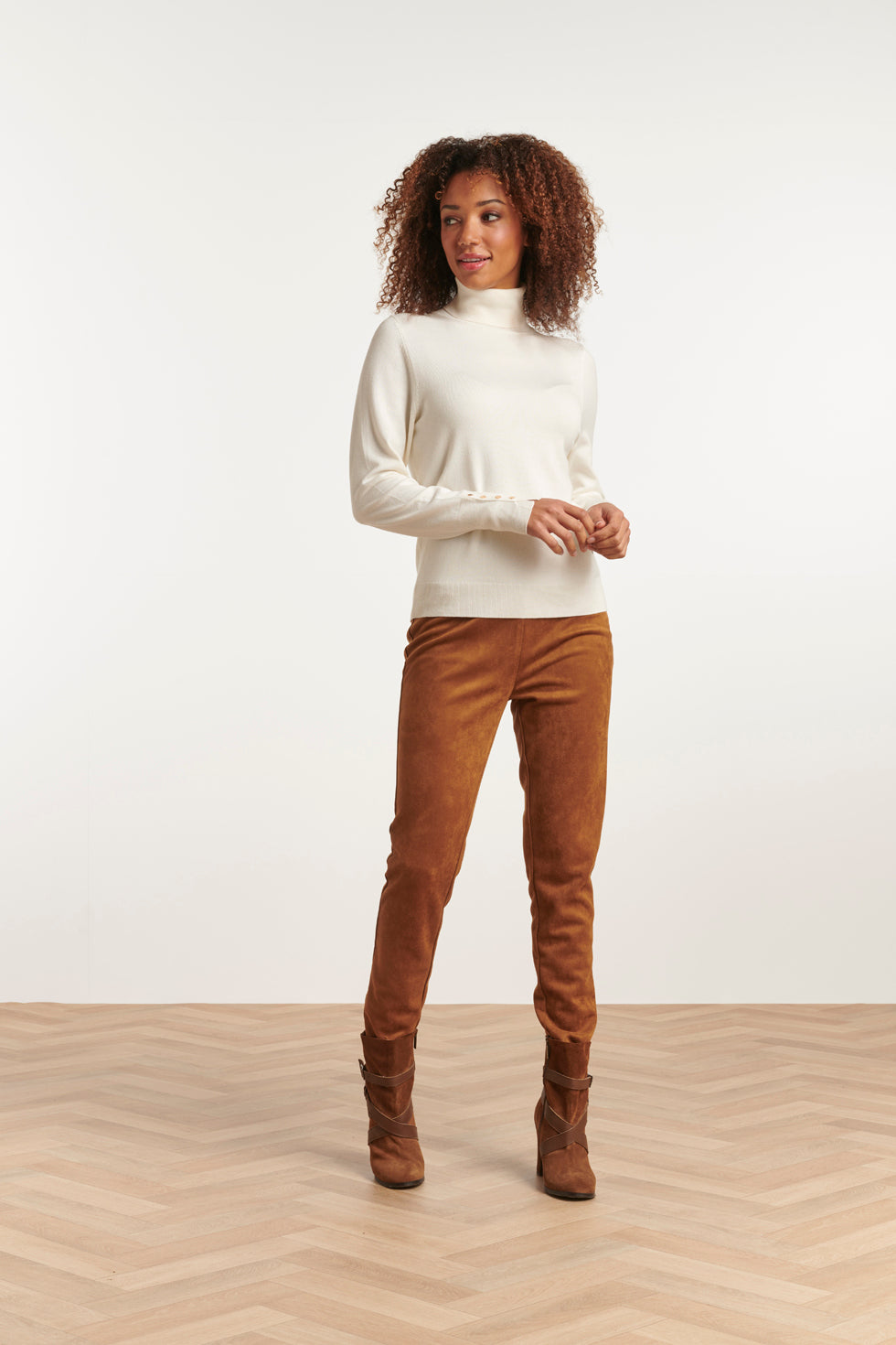23600 Basic Offwhite Turtleneck | White