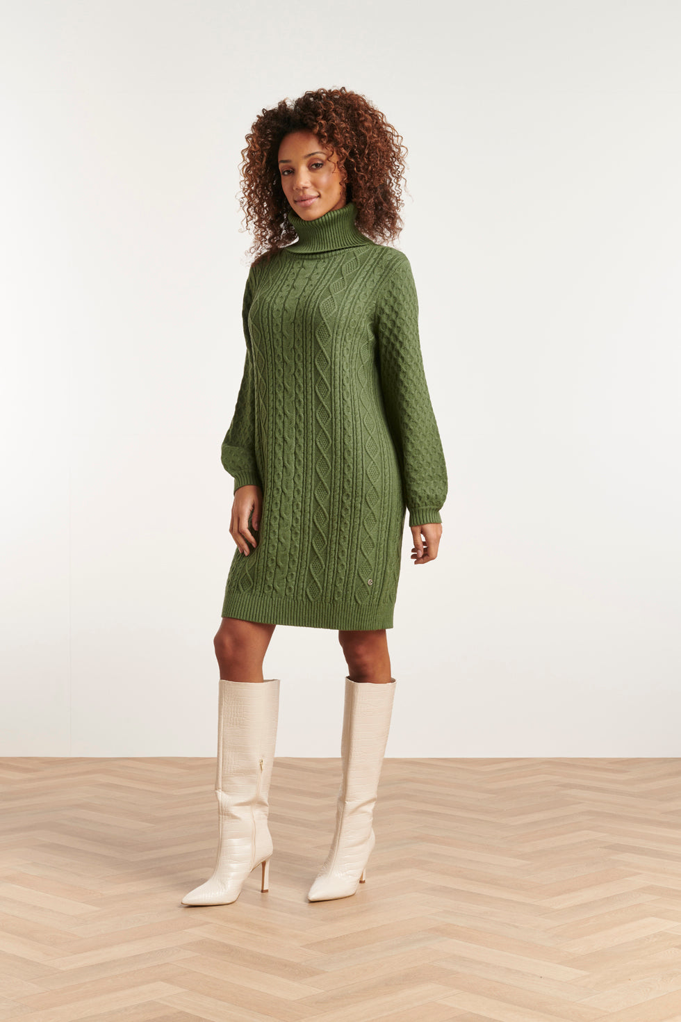 23603 Oversized Coltrui Jurk Met Pofmouwenarmy Green | Light Army