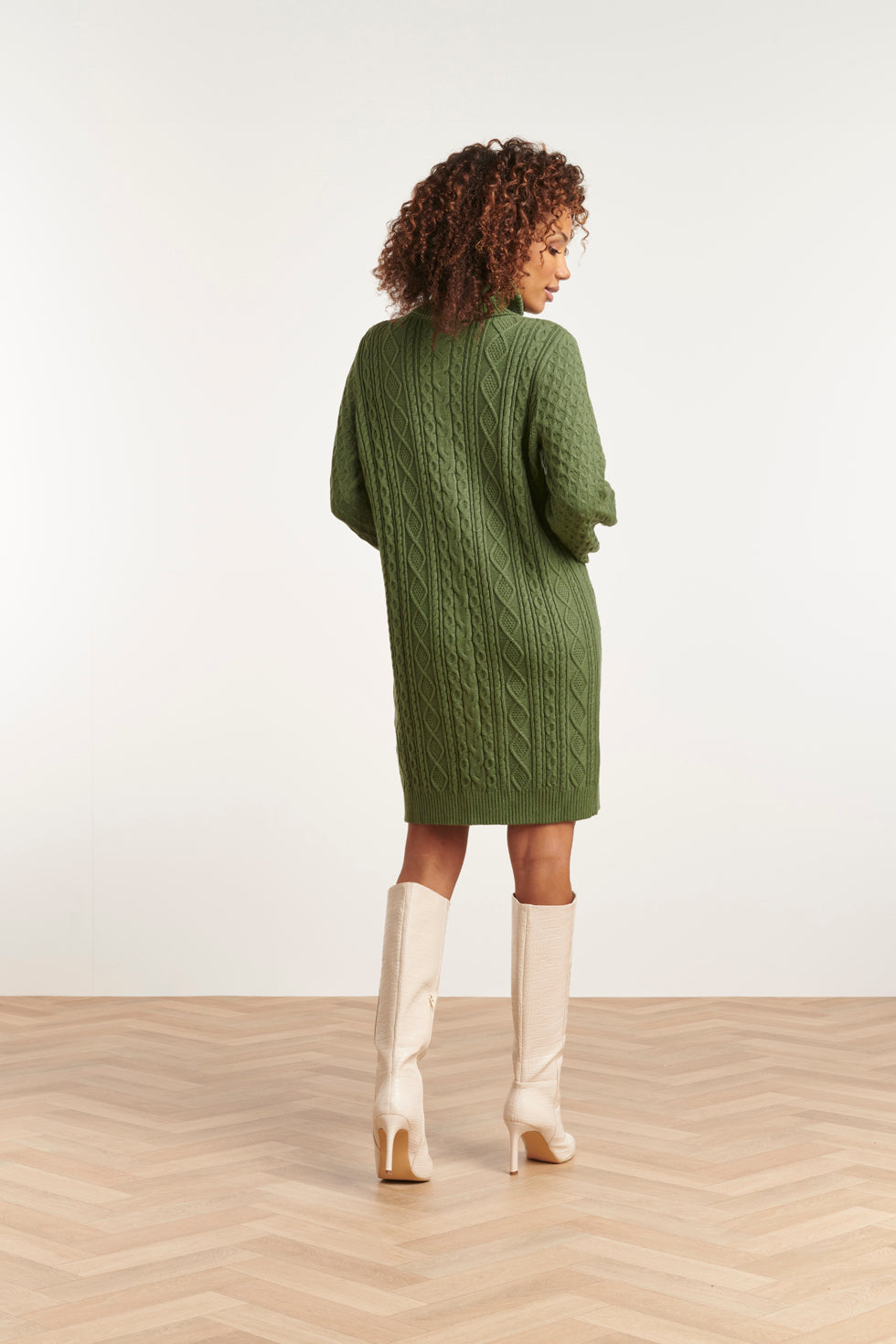 23603 Oversized Coltrui Jurk Met Pofmouwenarmy Green | Light Army