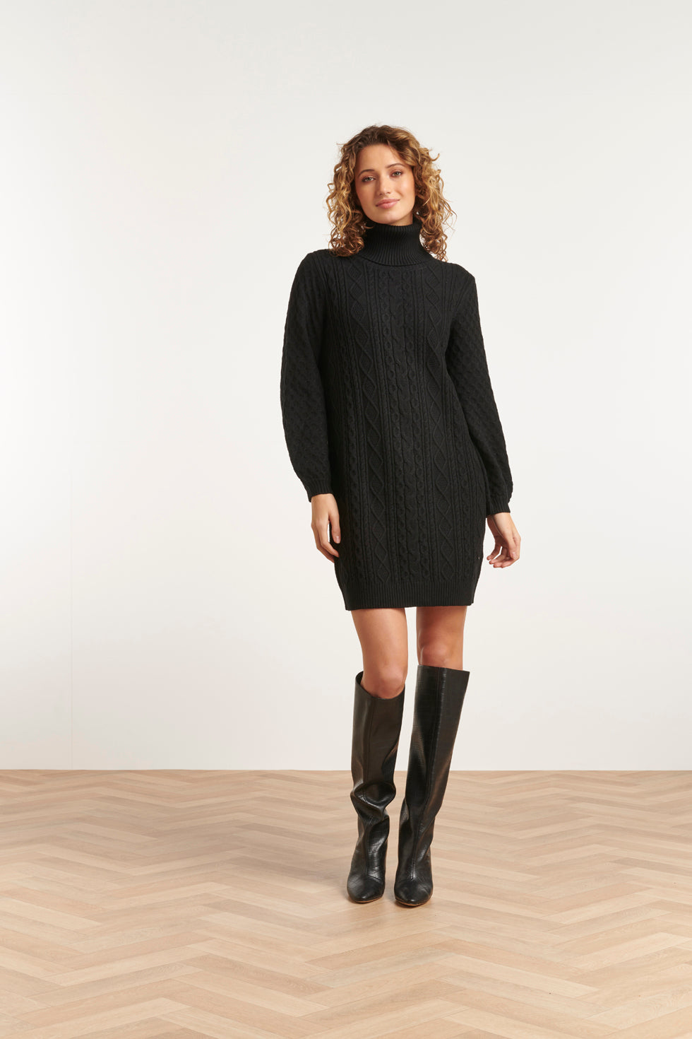 23603 Oversized Coltrui Jurk Met PofmouwenKrachtig | Black