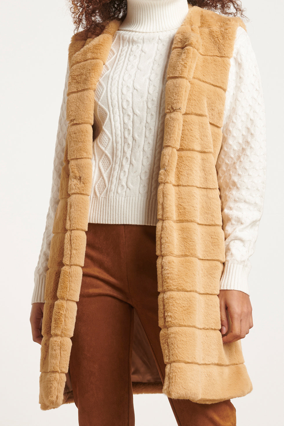 23621 Lang Furry Damesgilet | Sand