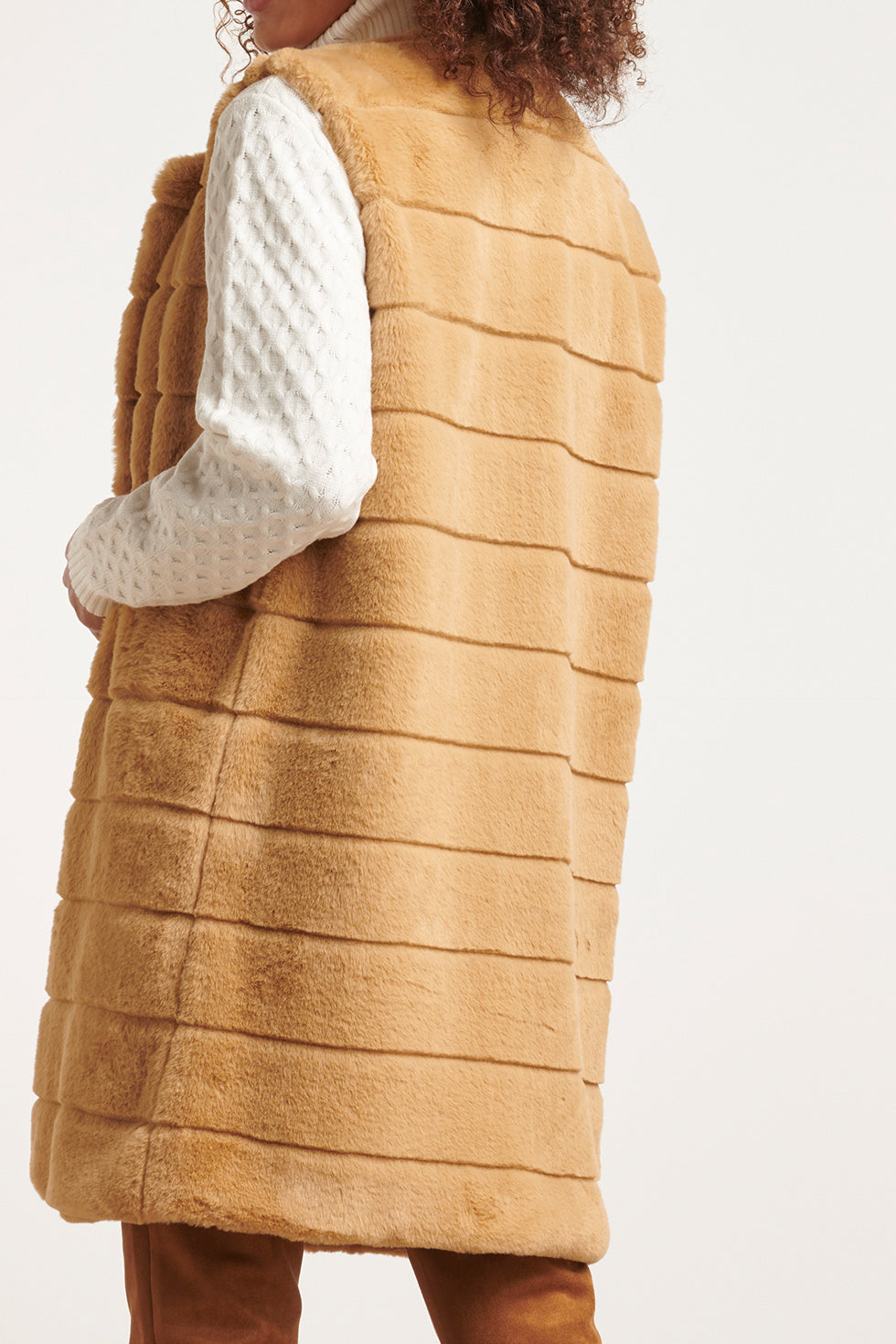 23621 Lang Furry Damesgilet | Sand