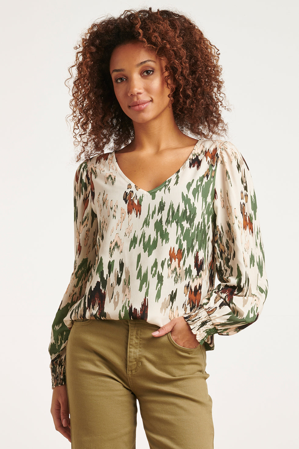 23657 Dames Top Met Abstract Dieren Print | Off White - Army