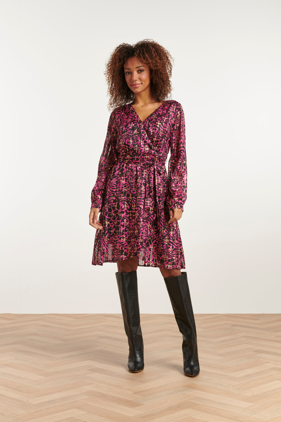 23665 Dames Chiffon Jurk Met Fuchsia Abstract Dieren Print | Pink-Black