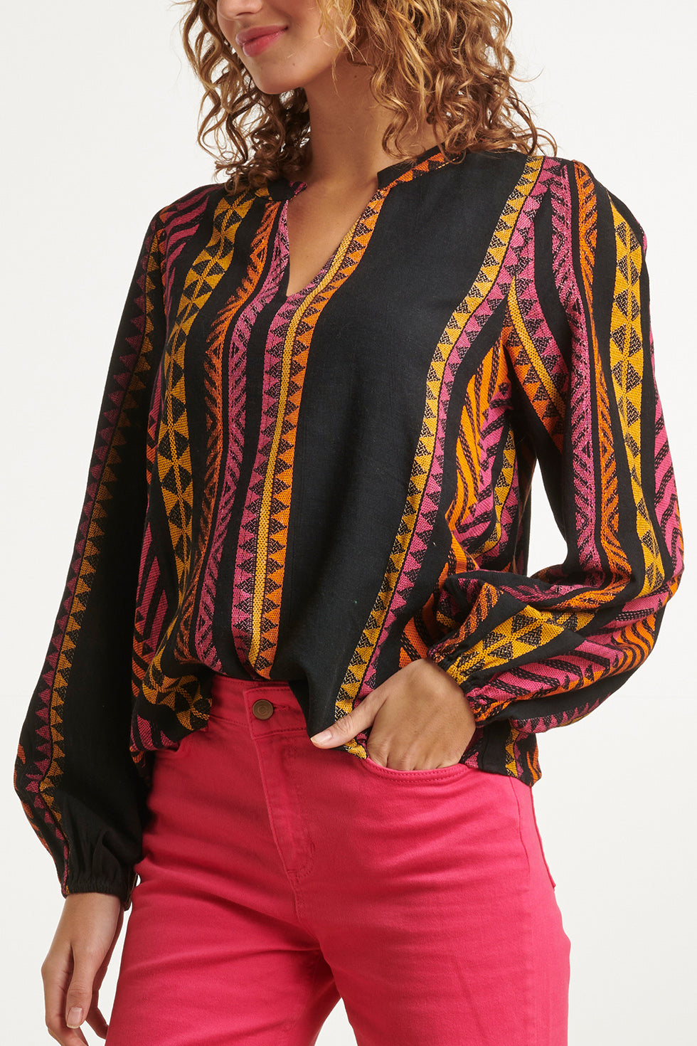 23667 Dames Top Met Aztec Print | Black - Fuchsia
