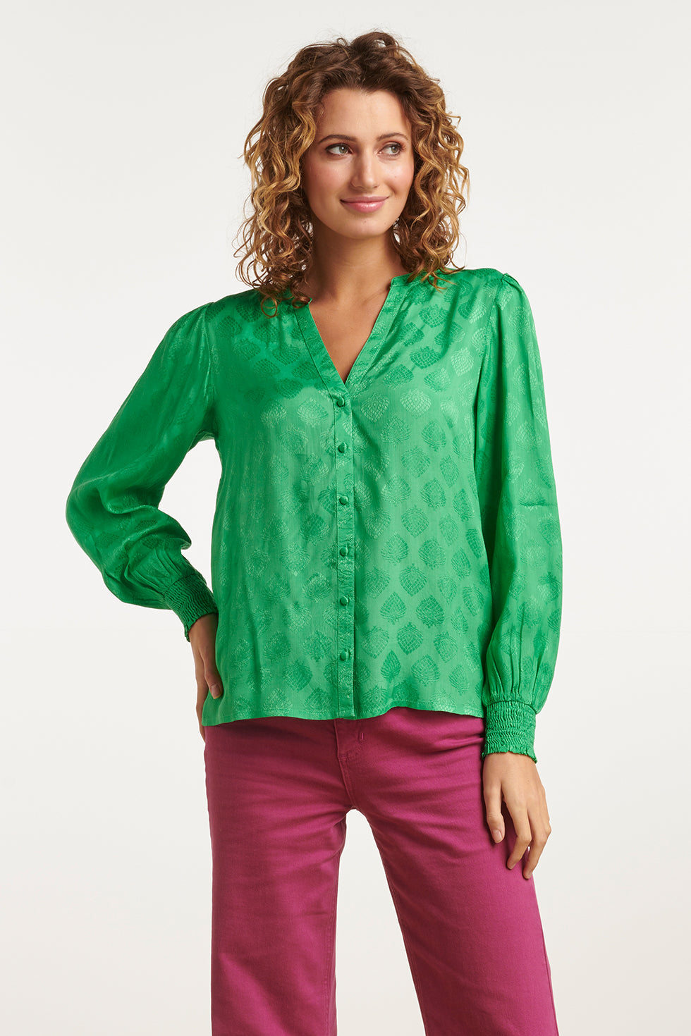 23677 Dames Satijnen Blouse Met Ornament Print | Green