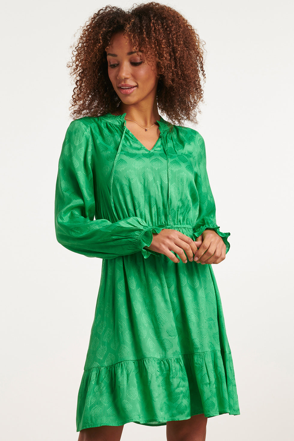 23678 Dames Satijnen Jurk Met Ornament Print | Green
