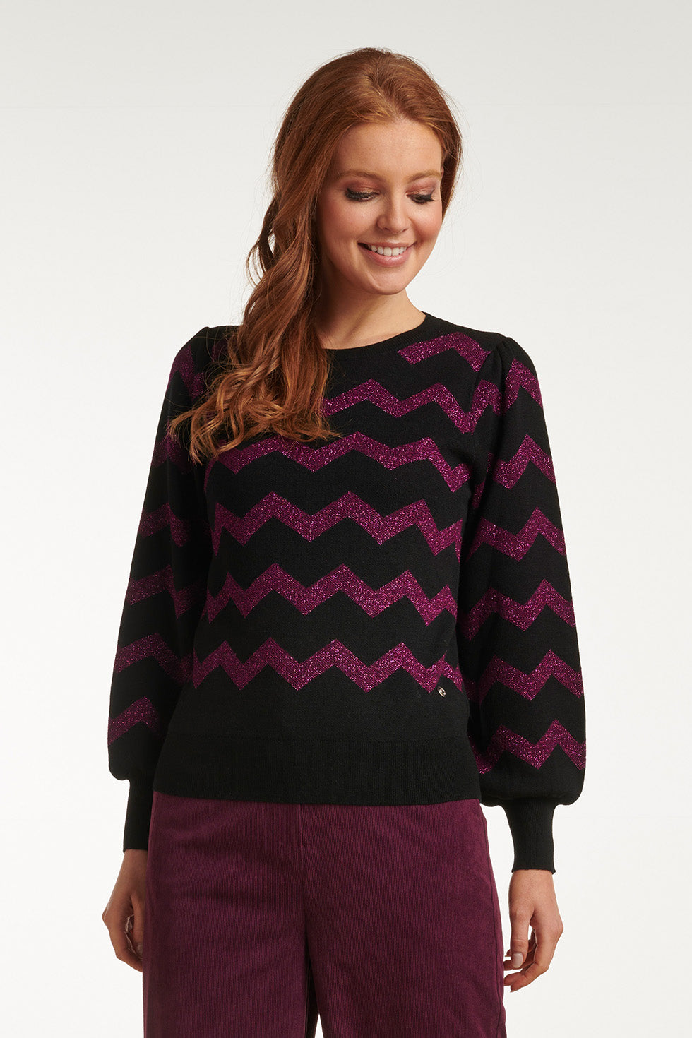 23700-999-380 Paarsee Zigzagprint Ronde Hals Top | Black - Purple
