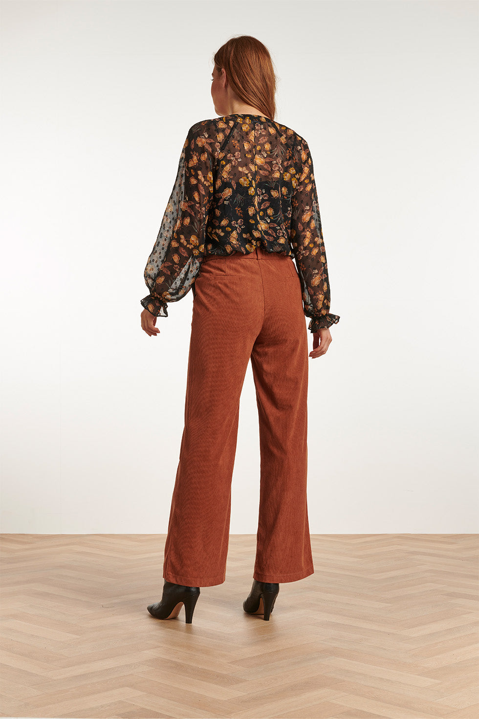 23711-999-240 V-Hals Top Met Bloemenprint-Mosterd | Black-Mustard