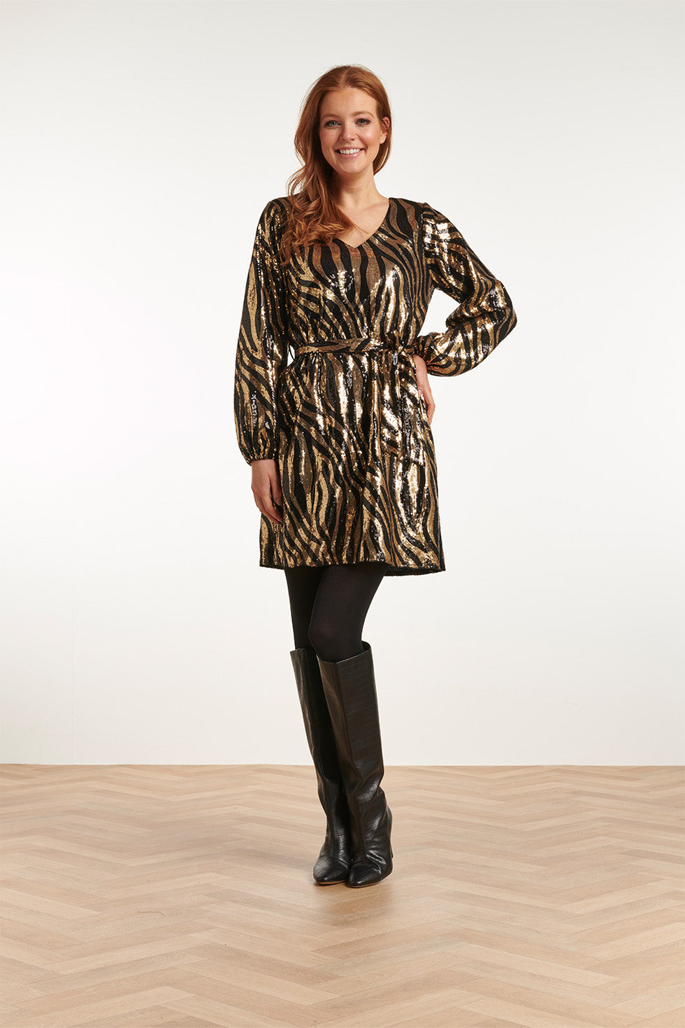 23729-999-025 V-Hals Jurk Met Glitter Zebra Print - 100% Polyester | Black - Gold