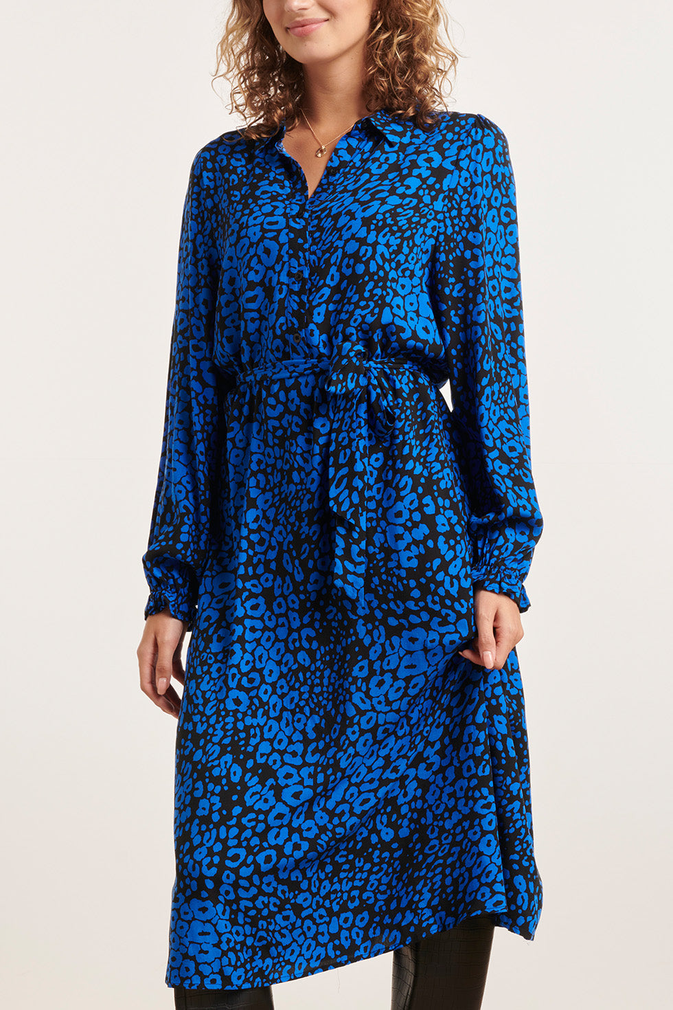 23825 V-Hals Jurk Met Wijd Uitlopende Mouwen | Black-Cobalt
