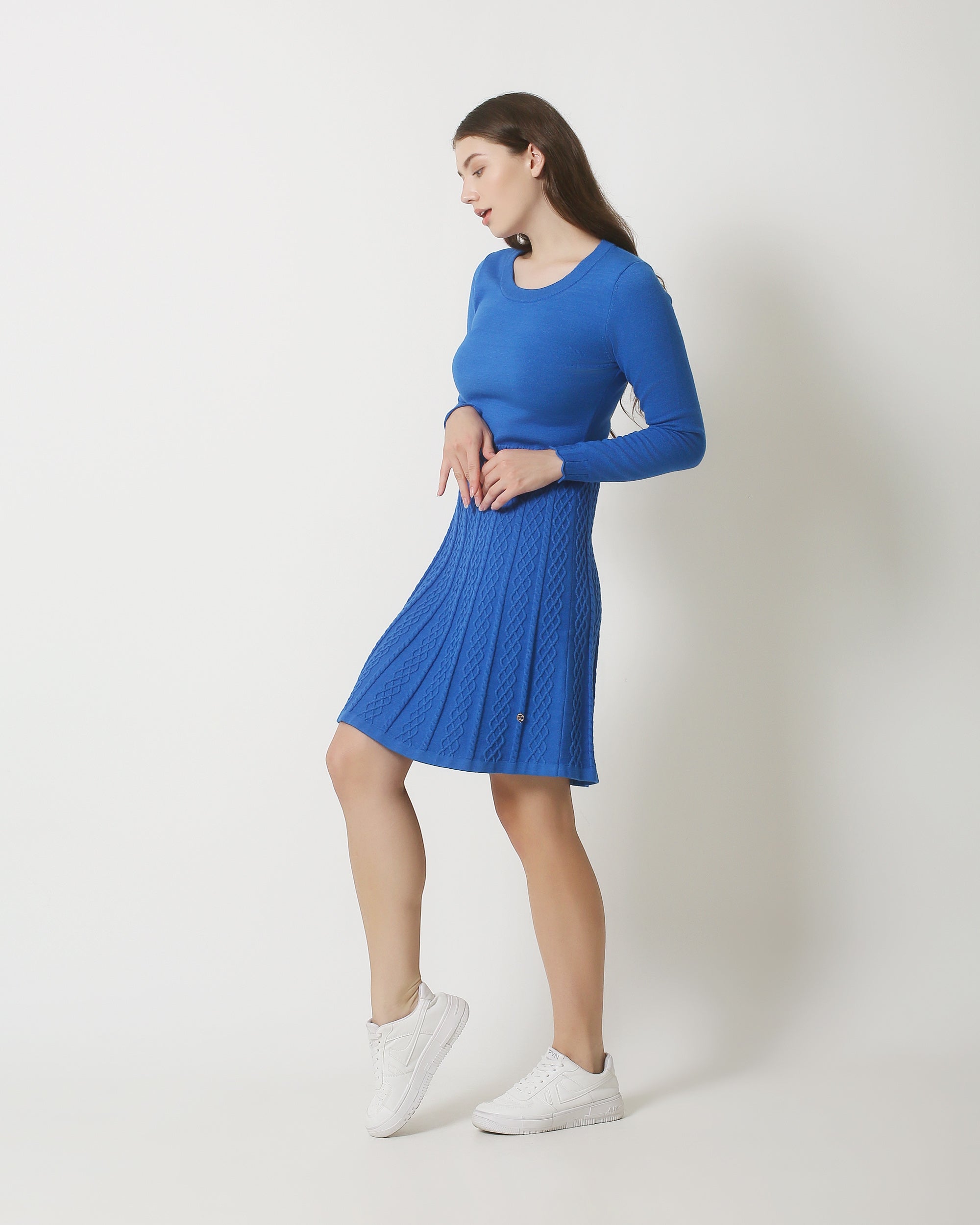 23829 Kobalt Ronde Hals Jurk Met Uitlopende Rok | Sky Blue