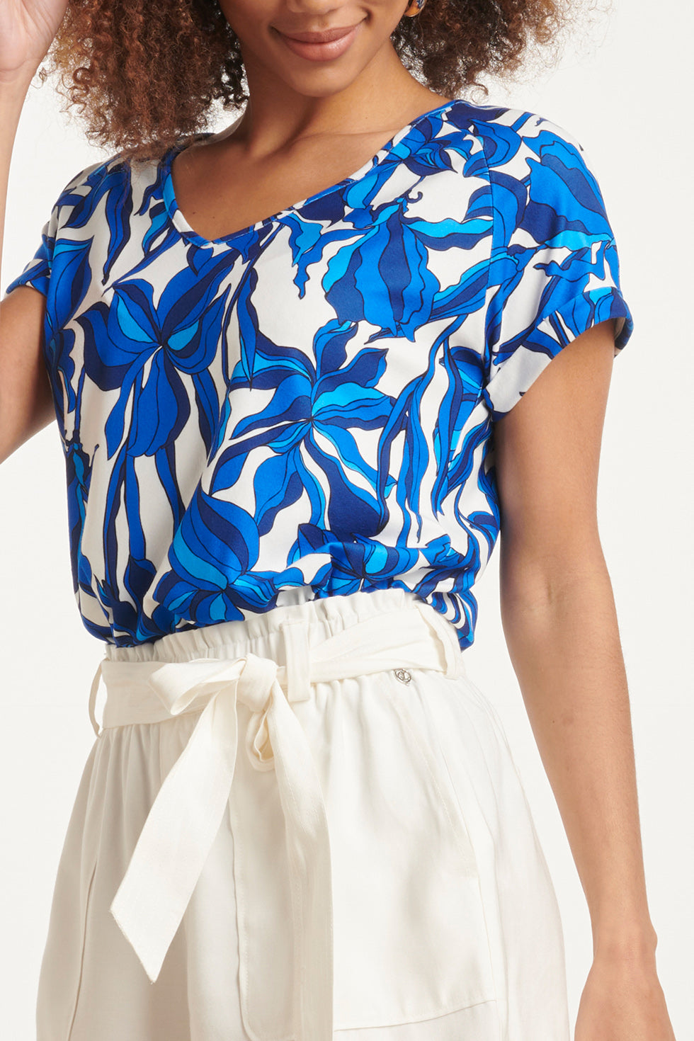 24052 Zachte Top Met Stretch Met Bloemenpatroon | White-Blue