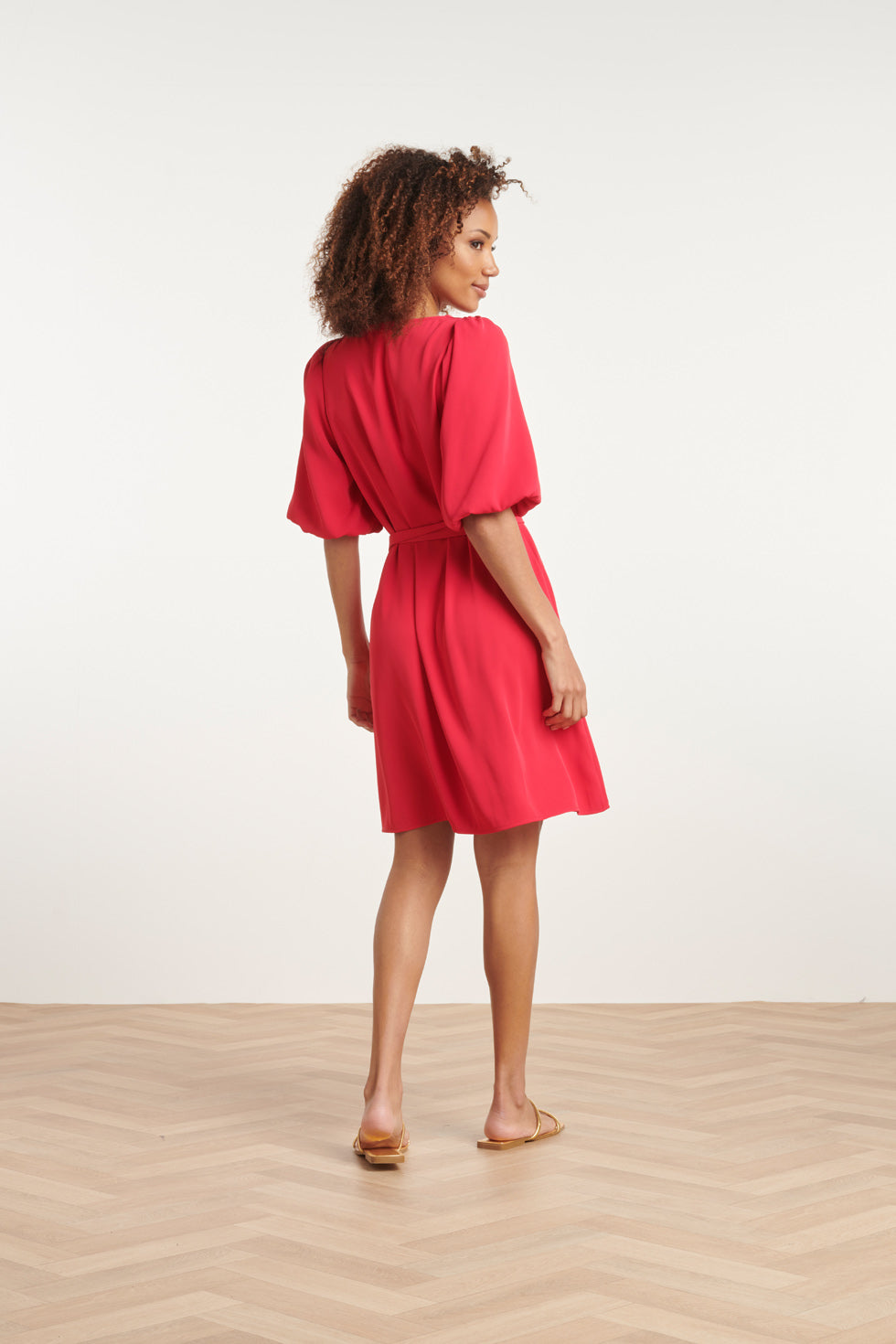 24093 Ballonmouw Jurk Met V-Halsriem | Red