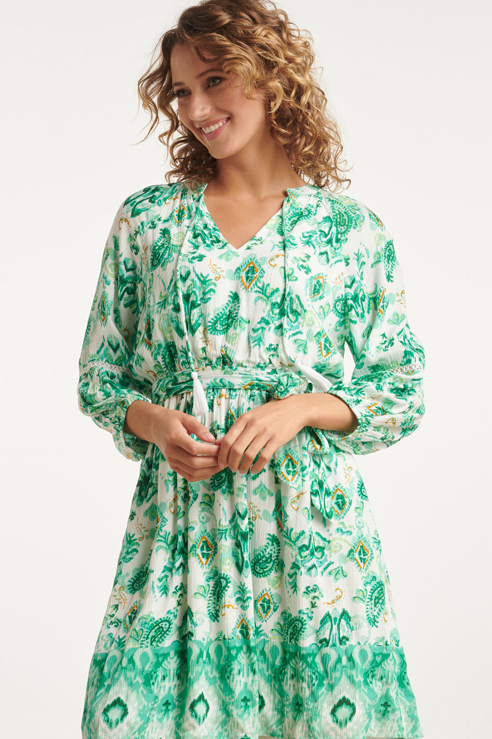 24140 Fris - Ornamentprint Jurk Met V-Hals | White-Multicolour