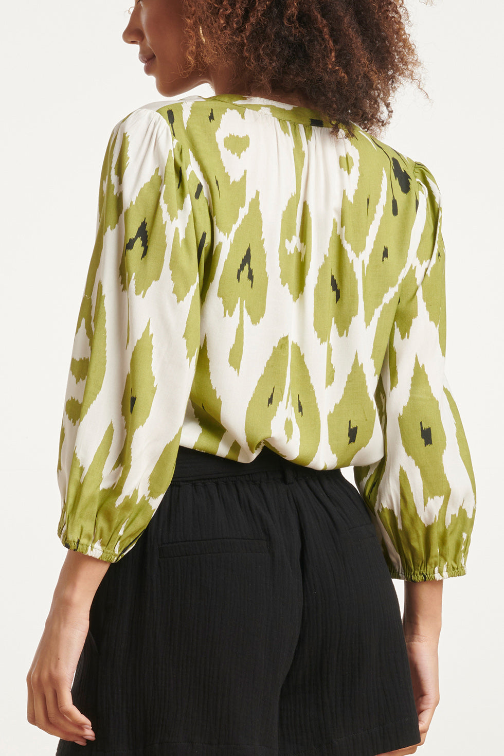 24142 Eenvoudige Klassieke Top Met Mos Aztekenprint | Off White-Light Army