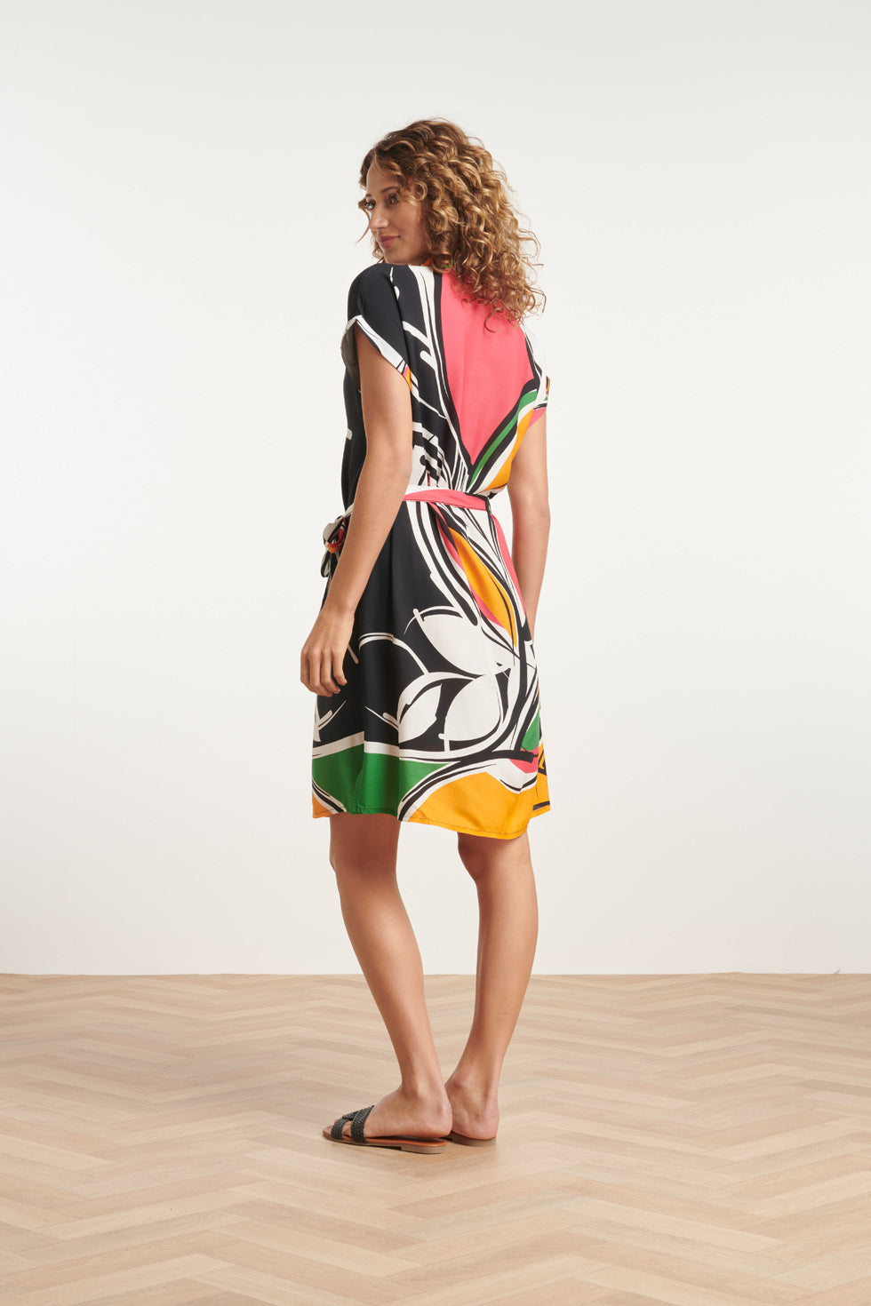 24151 Zomerjurk Met Abstracte Bloemenprint | Blackwhite