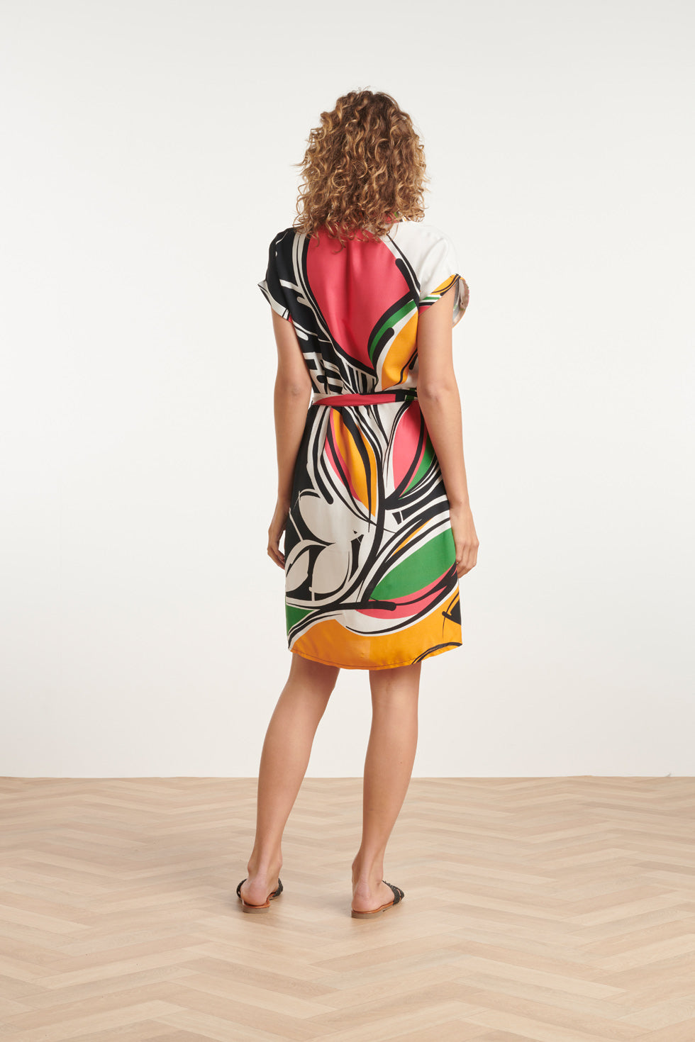 24151 Zomerjurk Met Abstracte Bloemenprint | Blackwhite